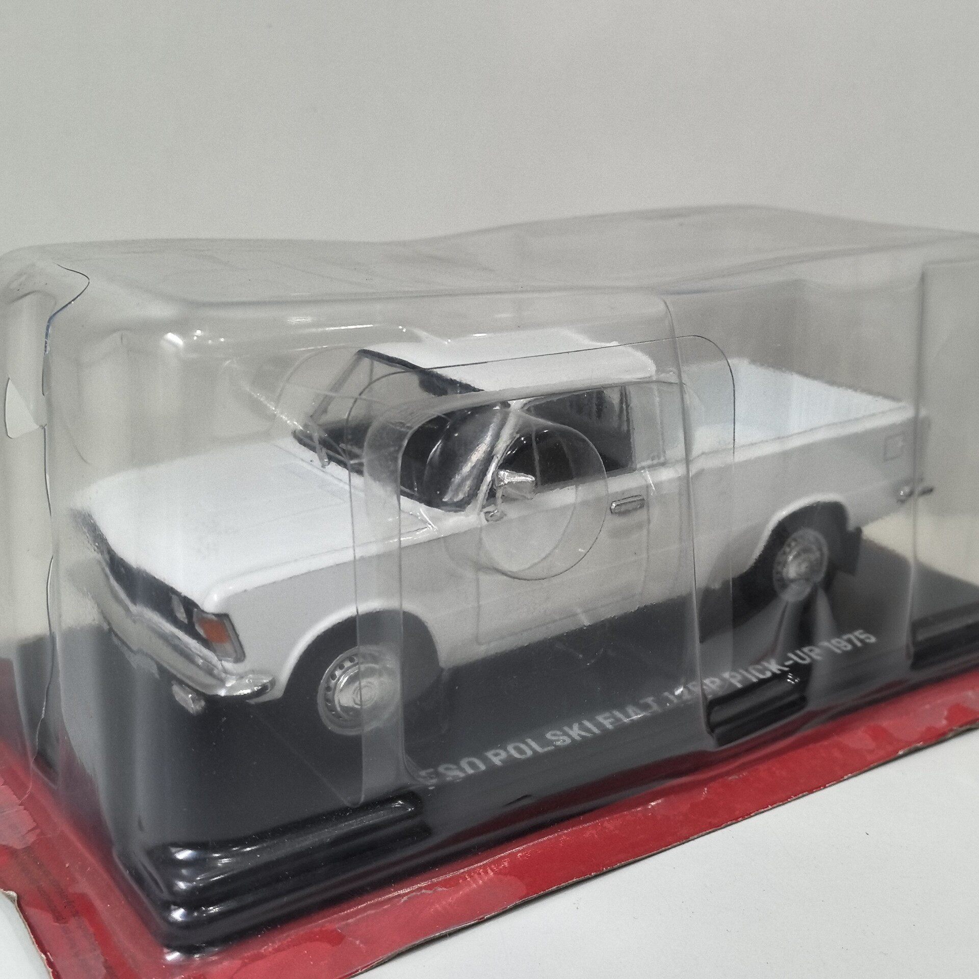 Box Cracking Diecast IXO 1/24  - đánh giá và giá Battery Case Storage