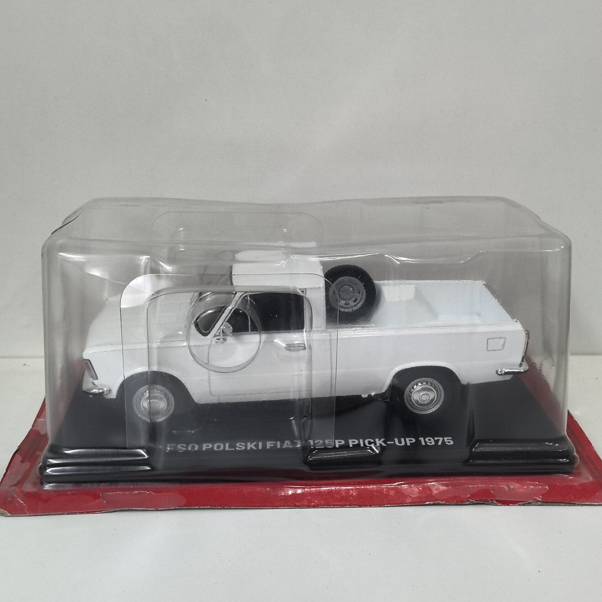 Box Cracking Diecast IXO 1/24  - đánh giá và giá Battery Case Storage