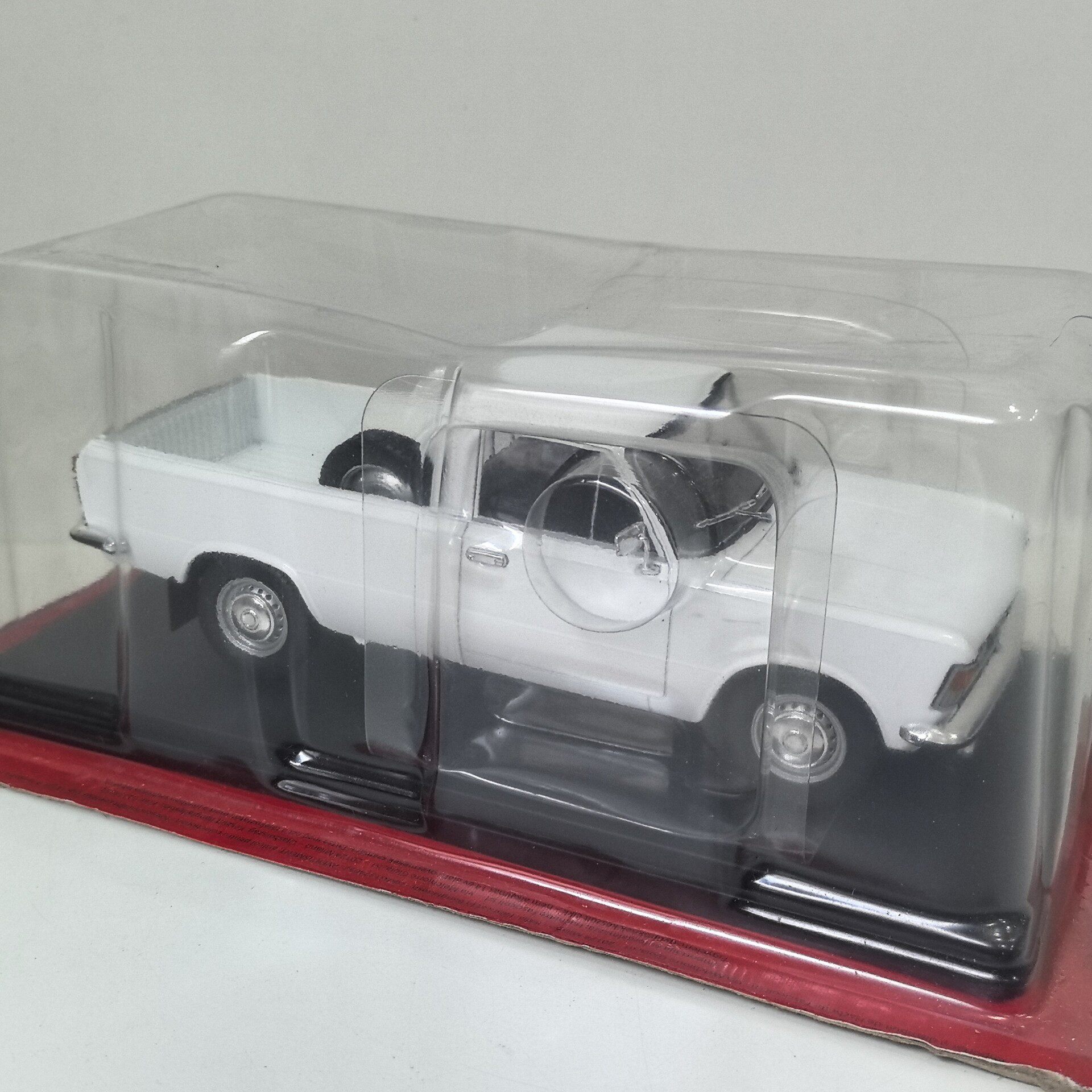 Box Cracking Diecast IXO 1/24  - đánh giá và giá Battery Case Storage